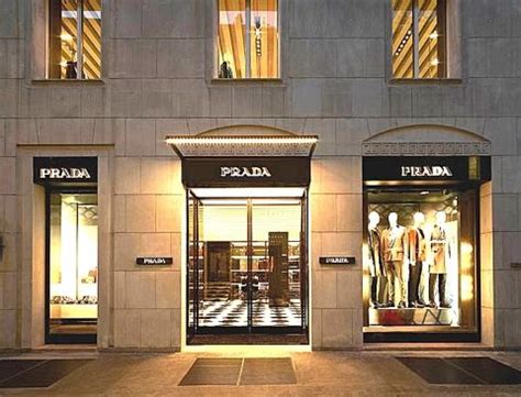 prada milano montena|prada via montenapoleone.